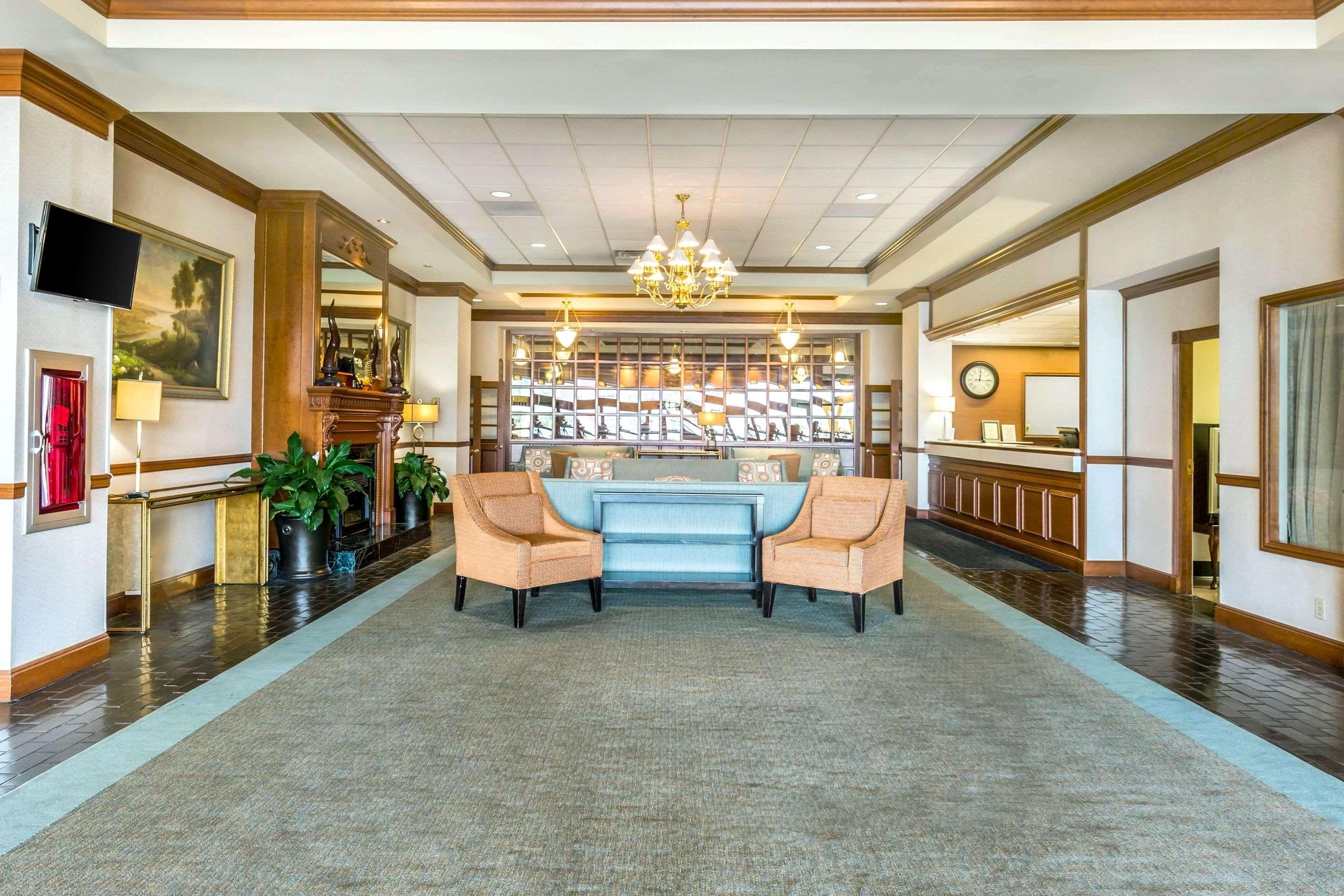 Clarion Inn Frederick Event Center Extérieur photo