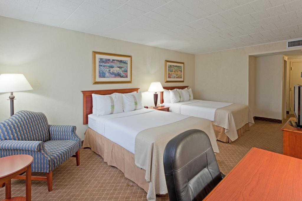 Clarion Inn Frederick Event Center Extérieur photo