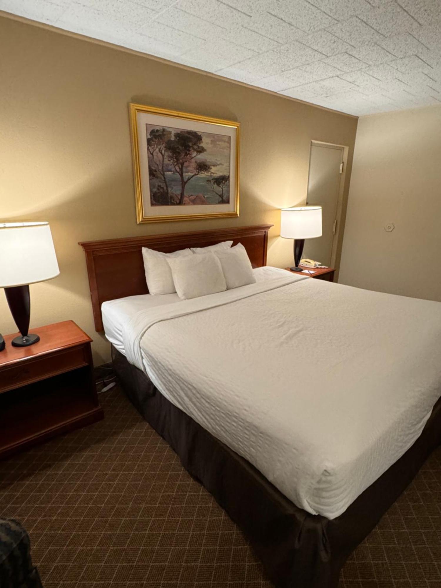 Clarion Inn Frederick Event Center Extérieur photo