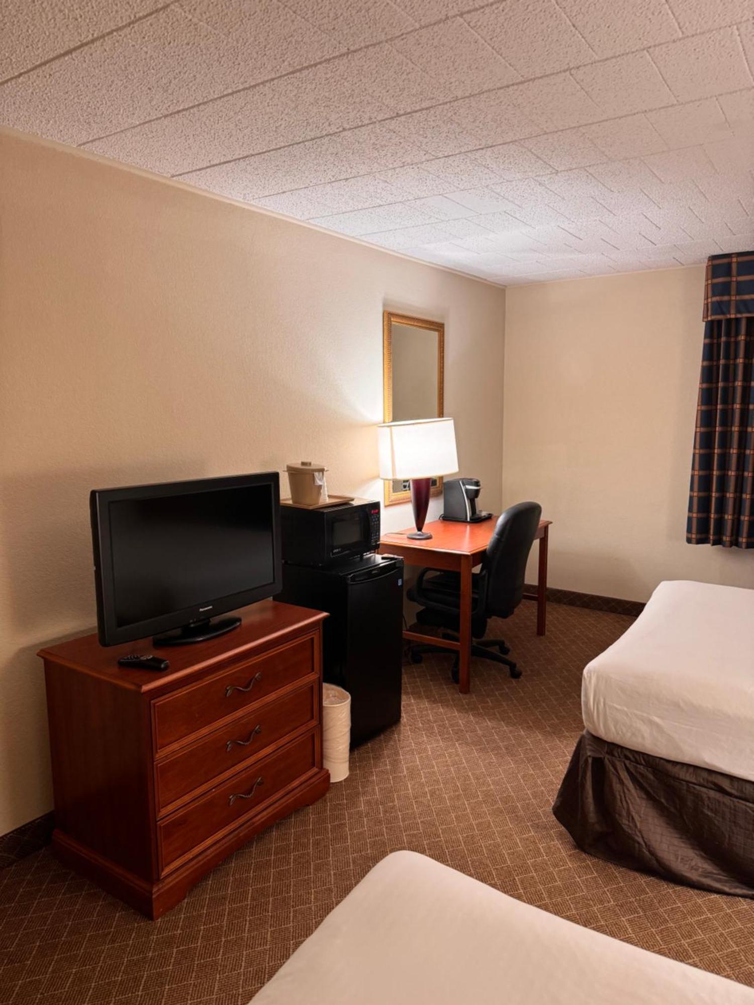 Clarion Inn Frederick Event Center Extérieur photo